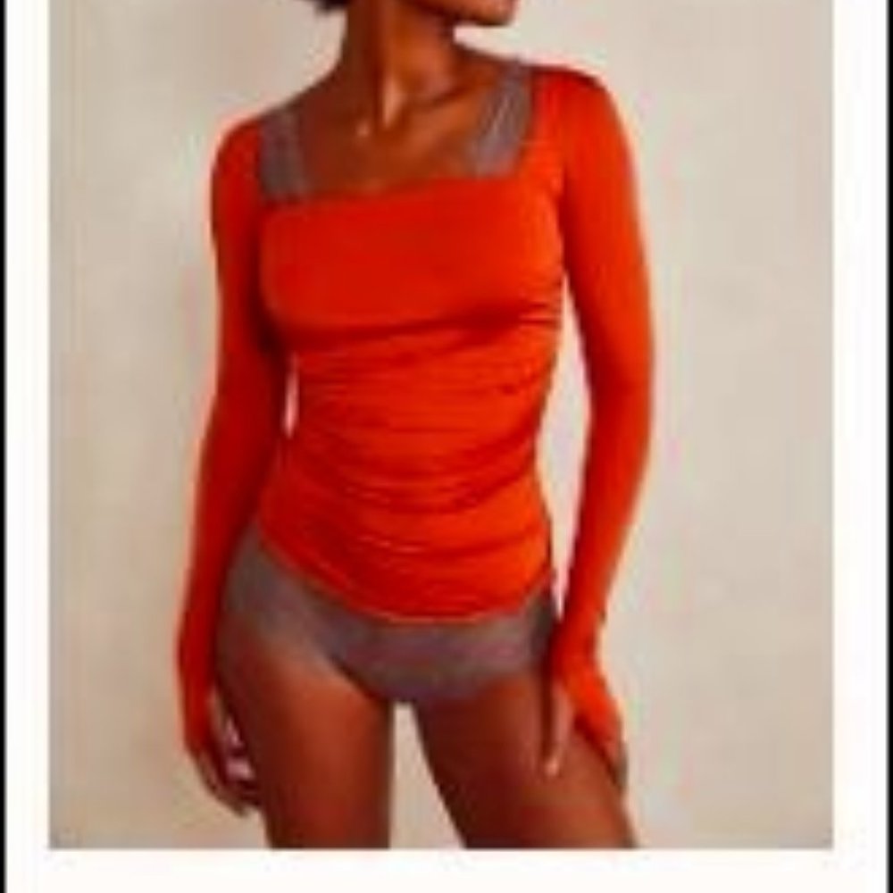 FREE PEOPLE DOWN LAYING TOP